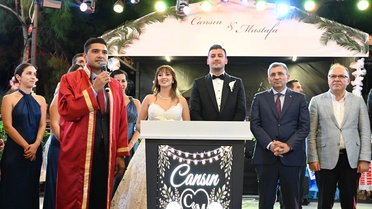 Kepez Belediye Başkanı Kocagöz'ün kızı, Antalya'daki düğün töreniyle dünyaevine girdi