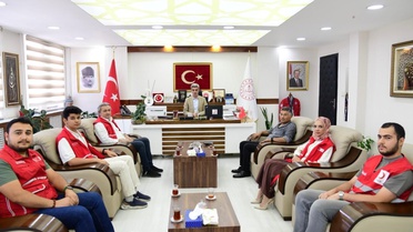 Kızılay Yeşilyurt Şubesi, ihtiyaç sahibi okullara 75 dizüstü bilgisayar bağışladı