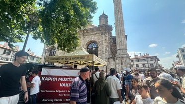 Konya'da vakıfların hayır şartları Mevlid Kandili'nde yerine getirildi