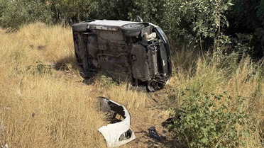 Diyarbakır Bağlar'da virajda devrilen otomobilde maddi hasar oluştu