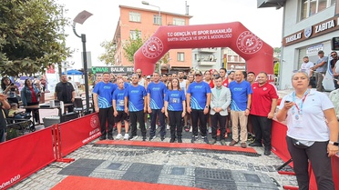 Amasra Çeşm-i Cihan Koşusu'na 468 sporcu katıldı, dereceye girenler ödüllendirildi