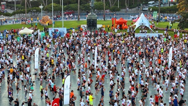 İzmir 9 Eylül Yarı Maratonu'nda erkeklerde Cheruiyot, kadınlarda Hasibe Demir kazandı