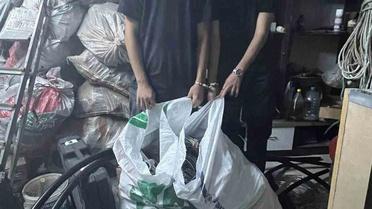 İzmir Aliağa'da inşaattan kablo çalan 3 şüpheli suçüstü yakalandı