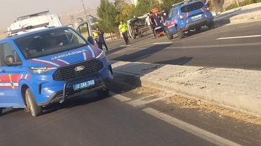 Batman-Beşiri kara yolunda takla atan otomobilde 4 kişi yaralandı