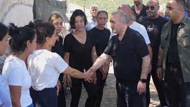 Elazığ Valisi, yangında öldürülen çiftin yakınlarına taziye ziyaretinde bulundu