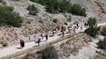 Erzincan Refahiye'de asırlık atla gelin alma geleneği düğünlerde sürdürülüyor