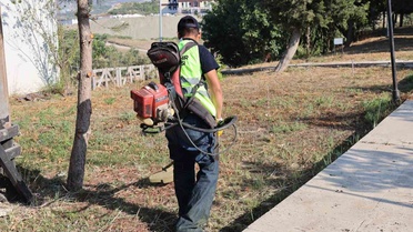 Hatay Büyükşehir okullarda çevre düzenlemesi yapıyor