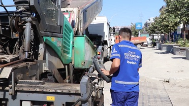 İzmir Büyükşehir Aliağa ve Seferihisar'da iki caddede yol yenilemeye başladı