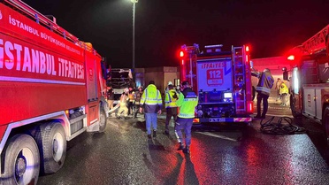 Kuzey Marmara Otoyolu'nda alev alan yolcu otobüsünde 2 kişi öldü, 8 kişi yaralandı