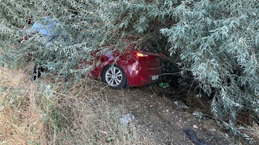 Malatya-Adıyaman karayolunda otomobil şarampole devrildi, 1 kişi hafif yaralandı