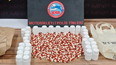 Manisa Şehzadeler'de motosiklette 1600 uyuşturucu hap ele geçirildi, şüpheli gözaltına alındı