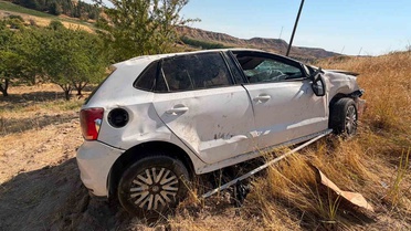 Adıyaman'da otomobil taklalar atıp tarlaya yuvarlandı, sürücü yaralandı