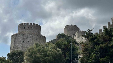 Rumeli Hisarı 6,5 yıldır şantiye, turizme açılması için çağrı yapıldı