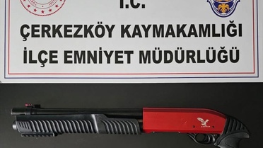 Tekirdağ Çerkezköy'de parkta silahlı kavgada yaralanan kişi hastaneye kaldırıldı