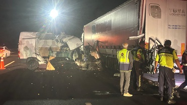Tekirdağ Ergene'de minibüsün tıra çarptığı kazada 1 kişi öldü, 1 kişi yaralandı