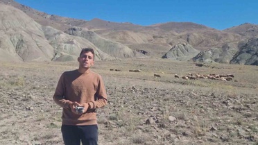 Erzurum'da 'Tekno Çoban' keçileri drone ile sürüye kattı, menisküs ağrıları geçti