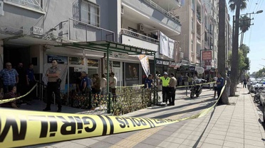 Tarsus'ta uzaklaştırma kararına rağmen iş yerine giden koca eşini öldürüp intihar etti