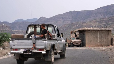 Yemen'de hükümet güçleri: Husilere ait hedefler vuruldu, 5 İHA düşürüldü