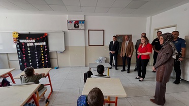 Elazığ Ağın'da yeni eğitim öğretim yılı Hüseyin Taşbaşı İlkokulunda yapılan törenle başladı