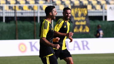 Aliağa FK evinde Isparta 32 Spor'u 2-0 yenip 6 puanla liderlik koltuğuna oturdu