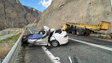 Artvin'de otomobil ile kamyon çarpıştı, sürücü Alyüz hayatını kaybetti