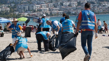 Büyükçekmece'de kıyı ve deniz altı temizliğiyle kirliliğe dikkat çekildi