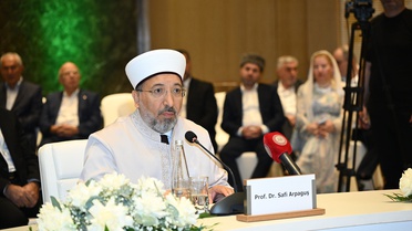 Diyanet İşleri Başkanı Arpaguş Bakü'de Türk devletlerine ortak söylem çağrısı yaptı