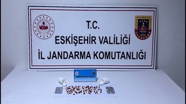 Eskişehir'de otobüste 128 sentetik hap ele geçirilen şüpheli tutuklandı