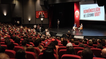 Gazeteci Terkoğlu'nun hazırladığı, TKP Genel Sekreteri Okuyan'ın yanıtlarından oluşan 'Komünistliğin Ne Lüzumu Var?' kitabının söyleşi etkinliği yapıldı