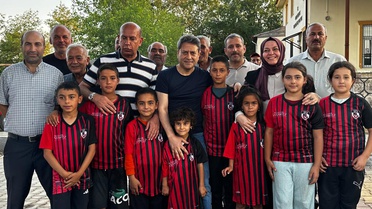 Gaziantep FK forması giydirdi, hedef alındı! Yeni Partili isimden milletvekili Ali Şahin'e skandal tepki