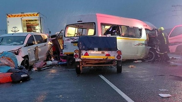 Güney Afrika'da zincirleme trafik kazasında 21 kişi hayatını kaybetti