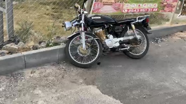Osmaniye Bahçe'de motosiklet ile otomobil çarpıştı, sürücü yaralandı
