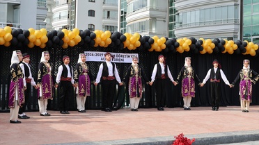 Samsun'da eğitim öğretim yılı Arıburnu İlkokulunda düzenlenen törenle açıldı
