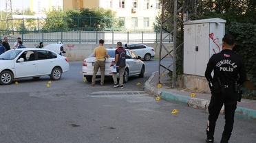 Şanlıurfa Haliliye'de silahlı kavgada 5 kişi yaralandı, okul ve evlere mermi isabet etti