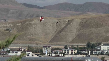 Sarılık hastası bebek ambulans helikopter ile Van’a getirildi