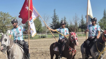 Selendi Beypınar cirit takımı 46,5-3,5'lik skorla grup birincisi oldu