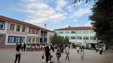 Sivrihisar'da 2 bin 715 öğrenci ve 199 öğretmen yeni döneme ders başı yaptı