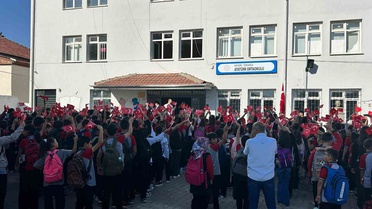 Kayseri Tomarza'da 2026-2027 eğitim öğretim yılı ilk ders ziliyle başladı