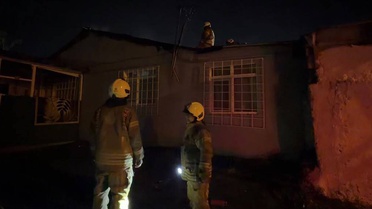 Ümraniye Elmalıkent'te bitişik 3 gecekondu yandı, kullanılamaz hale geldi