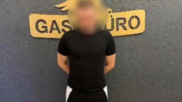 Ankara'da dur ihtarına uymayıp polis aracına çarpan sürücü tutuklandı