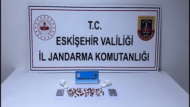 Eskişehir Sivrihisar'da otobüste 128 sentetik ecza hapı taşıyan şahıs tutuklandı