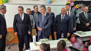 Eskişehir'de 516 okulda yeni eğitim yılı başladı, Vali Yılmaz'dan ecdat mesajı