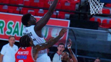 Aliağa Petkimspor, Karşıyaka'yı 86-79 yenerek hazırlık maçını kazandı