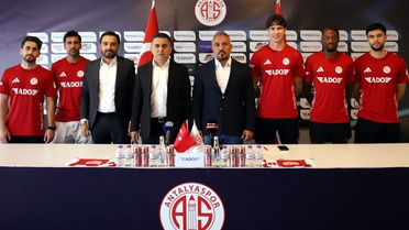 Antalyaspor, teknik direktörlük için Osman Özköylü ile anlaştı