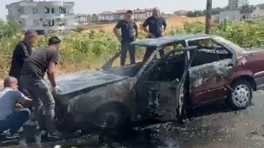 Batman Beşiri'de seyir halindeki otomobil alevlere teslim oldu