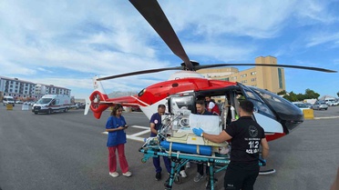 Doğumsal kalp rahatsızlığı olan 1 günlük bebek, Bitlis'ten Van'a helikopterle nakledildi