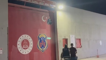 Hatay Dörtyol'da silahla tehdit suçundan aranan T.T. yakalanıp tutuklandı