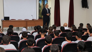 Elazığ'da İl Milli Eğitim Müdürü Gün, LGS'ye hazırlanan 8. sınıf öğrencileriyle buluştu
