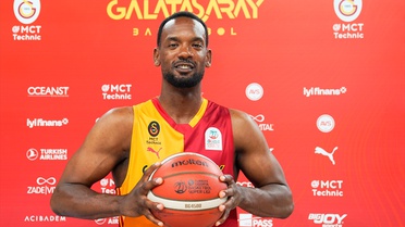 Galatasaray'ın yeni transferleri Pierre ve Bleijenbergh kadrodan umutlu
