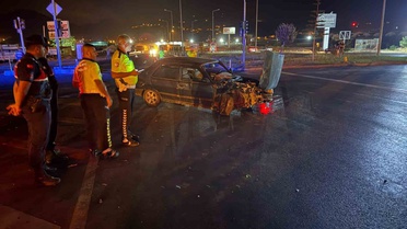 Gazipaşa'da iki otomobil çarpıştı, alkollü sürücü kazaya karıştı